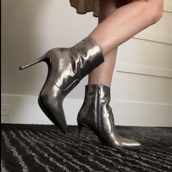 MICHAELKORS SLEEK NEW NVR WORN METALLIC GENUINE LEATHER LEATHER BOOTS! - Picture 7 of 16